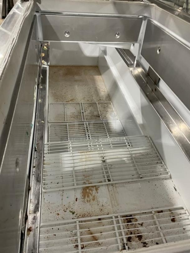 Master-Bilt Commercial White Homemade Style Ice Cream/Frozen Yogurt Dipping Cabinet! With Serve Over Sneeze Guard! With Lift Up Rear Access! With Poly Coated Wire Rack! - Image 5 of 7
