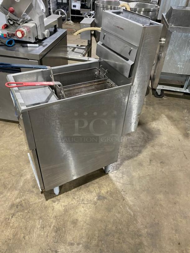 Pitco Commercial Stainless Steel Natural Gas Powered Deep Fat Fryer! With Back Splash & Basket Hanger! With Fry Baskets! On Legs! - Image 3 of 9