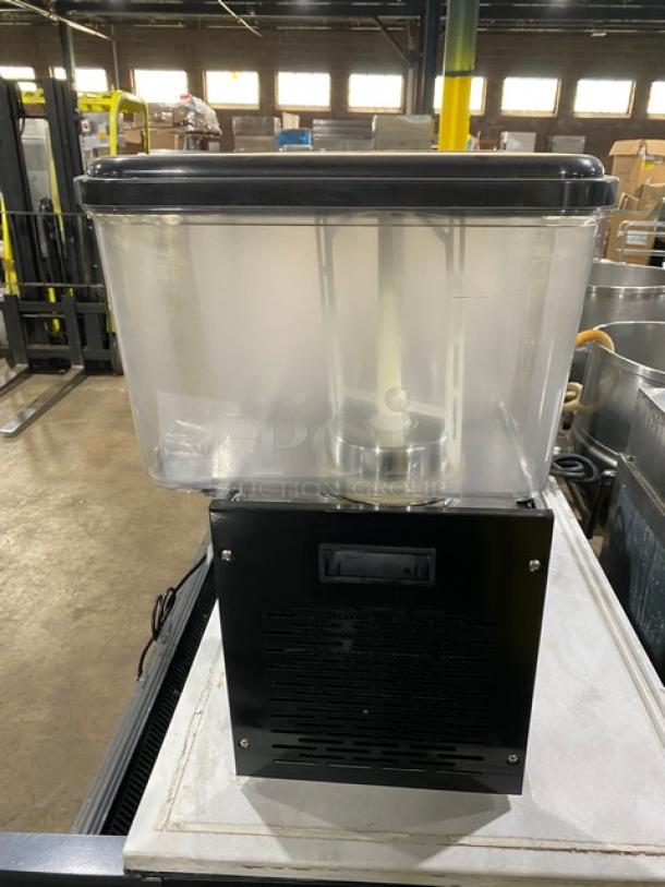Cecilware Commercial Stainless Steel Electric Powered Countertop Triple Cold Beverage/Juice Dispenser Machine! With Three 18 L. Clear Polycarbonate Hoppers! Model: LYJ/LYP18Lx3! 110-130V! - Image 3 of 9
