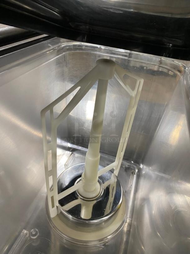 Cecilware Commercial Stainless Steel Electric Powered Countertop Triple Cold Beverage/Juice Dispenser Machine! With Three 18 L. Clear Polycarbonate Hoppers! Model: LYJ/LYP18Lx3! 110-130V! - Image 6 of 9