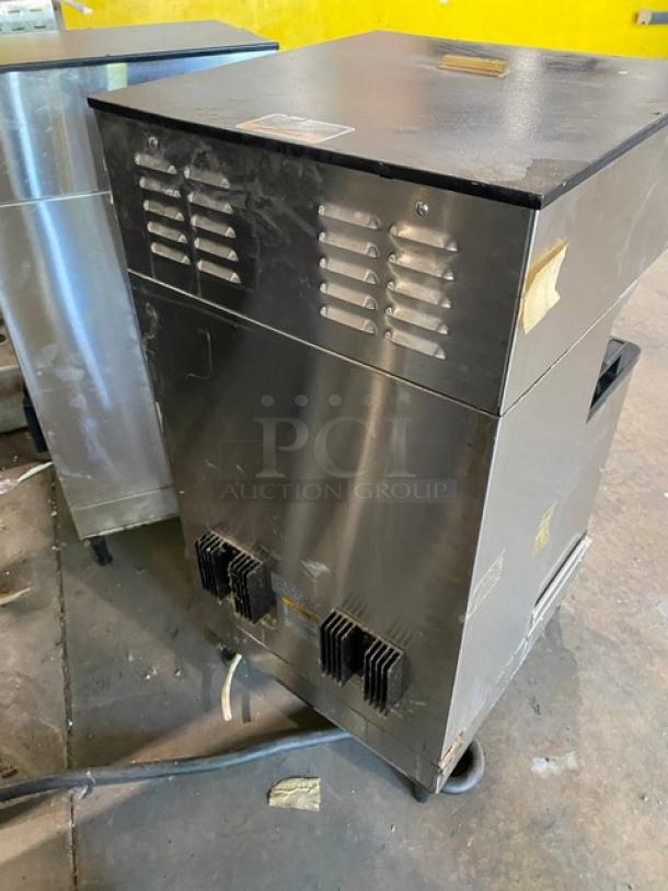 Bunn Dual DBC Series Commercial Stainless Steel Electric Powered Countertop Automatic Coffee Brewer! With Funnels & Bunn Soft Heat Series Portable Servers! Model: DUAL SH DBC SN: DUAL133827! 120/208-240V 1 Phase! On Legs! - Image 4 of 8