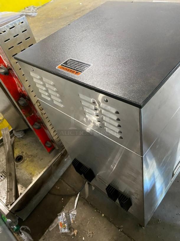 Bunn Soft Heat Series Commercial Stainless Steel Electric Powered Countertop Automatic Coffee Brewer! With Funnels & Bunn Soft Heat Series Portable Servers! Model: DUAL SH DBC SN: DUAL210986! 120/208V 1 Phase! On Legs! - Image 4 of 8
