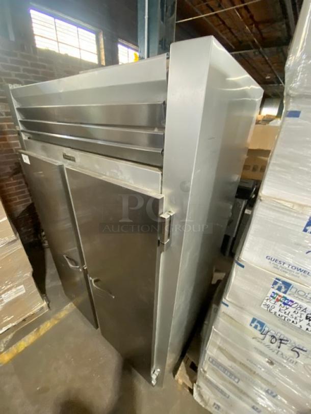 Traulsen Commercial Stainless Steel Solid 2 Door Reach In Refrigerator! Model: GHT 2-32 NUT SN: 198348 5G! 115V 1 Phase! - Image 2 of 8