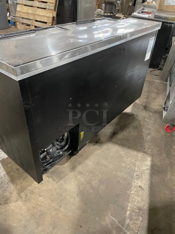 Maxx Cold X-Series Commercial Black Powder Coated Horizontal Bottle Cooler! With Stainless Steel Top & Double Sliding Lids! Model: MXCR65B SN: 382322! 115V 1 Phase! - Image 3 of 7