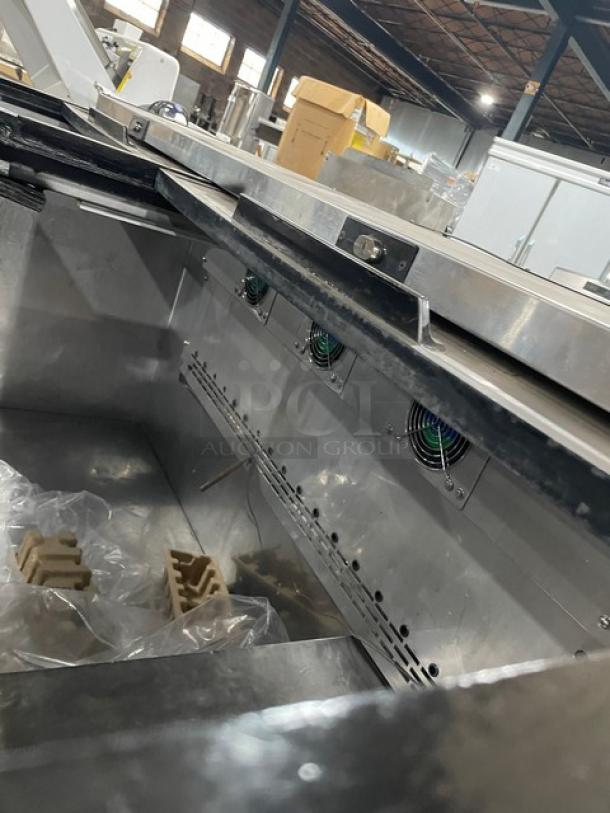 Maxx Cold X-Series Commercial Black Powder Coated Horizontal Bottle Cooler! With Stainless Steel Top & Double Sliding Lids! Model: MXCR65B SN: 382322! 115V 1 Phase! - Image 5 of 7