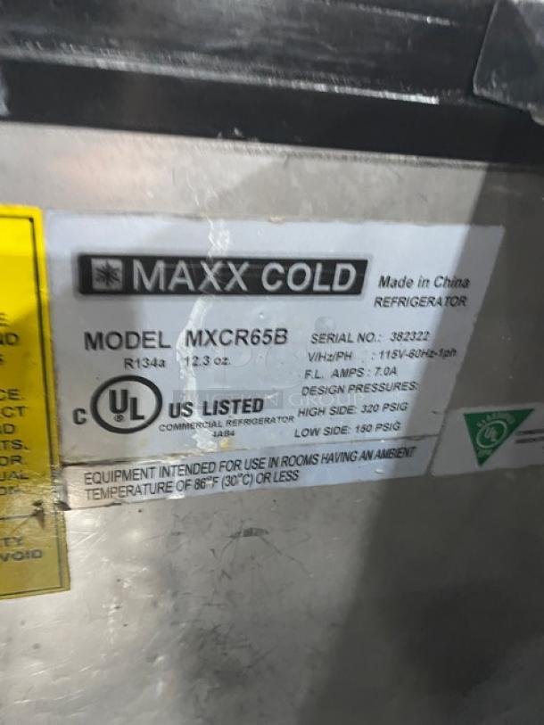 Maxx Cold X-Series Commercial Black Powder Coated Horizontal Bottle Cooler! With Stainless Steel Top & Double Sliding Lids! Model: MXCR65B SN: 382322! 115V 1 Phase! - Image 6 of 7