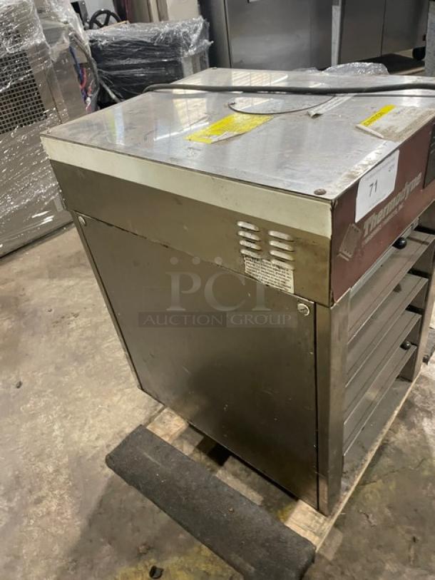 Thermodyne Commercial Stainless Steel Electric Powered Countertop Slow Cook/Hold Oven! With Ambered High Heat Food Containers! Model: 300NDNL SN: 4361! 120V 1 Phase! - Image 2 of 9