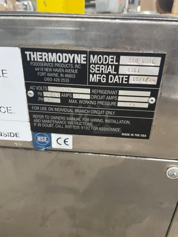 Thermodyne Commercial Stainless Steel Electric Powered Countertop Slow Cook/Hold Oven! With Ambered High Heat Food Containers! Model: 300NDNL SN: 4361! 120V 1 Phase! - Image 5 of 9