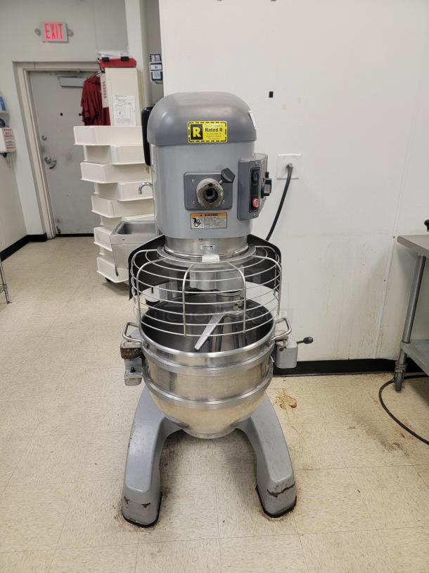 Unlock Peak Performance with this HOBART LEGACY HL662-1STD 60 Quart Planetary Floor Mixer!
In the fast-paced world of commercial kitchens, efficiency and reliability are non-negotiable. The HOBART LEGACY HL662-1STD 60 Quart Planetary Floor Mixer isn't just a piece of equipment; it's the foundation for your kitchen's success, designed to deliver consistent, high-volume results every single day. *BUYER MUST REMOVE - NO SHIPPING OR HANDLING AVAILABLE* See video link in description below 👇 - Image 1 of 6