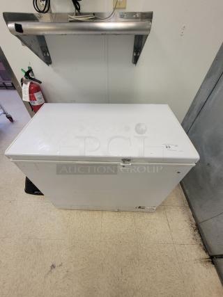 3' General Electric 7.0 cu ft Free Standing Defrost Chest Freezer! Need extra freezer space? Look no further than this reliable 3-foot General Electric 7.0 cu ft Free Standing Defrost Chest Freezer, perfect for expanding your cold storage at home, in a garage, or for a small business. This GE freezer offers ample capacity and dependable performance. TESTED AND WORKS! *BUYER MUST REMOVE - NO SHIPPING OR HANDLING AVAILABLE*