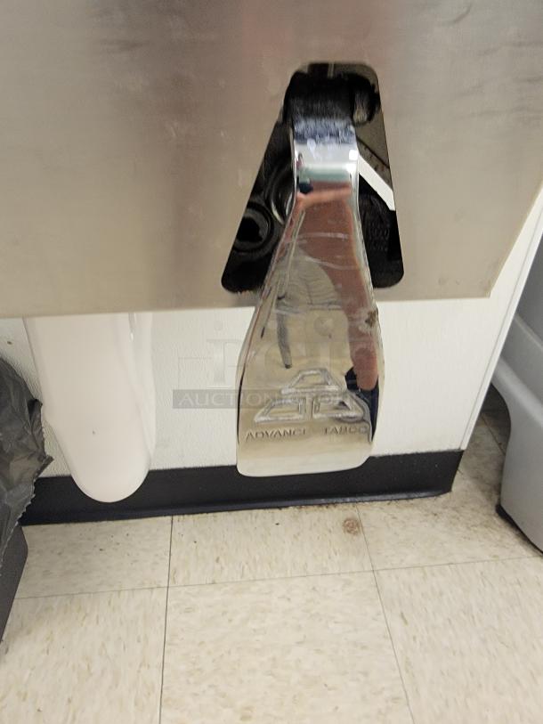 Advance Tabco 7-PS-30 Stainless Hands-Free Sink! Perfect way to Elevate your Hygiene Standards! *BUYER MUST REMOVE - NO SHIPPING OR HANDLING AVAILABLE* - Image 3 of 5