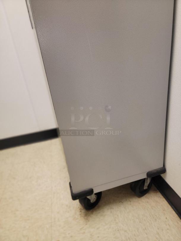 6' Seville Classics Ultra HD Mobile Locking Storage Cabinet - Ultimate Organization & Security! Need serious storage that moves with you? Bid on this Mobile Locking Storage Cabinet, the ultimate solution for organizing and securing tools, supplies, equipment, or inventory in your garage, workshop, warehouse, office, or commercial space. *BUYER MUST REMOVE - NO SHIPPING OR HANDLING AVAILABLE* - Image 4 of 4