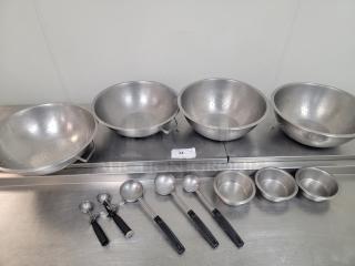Commercial Kitchen Essentials! 4 Colanders, Spoons, & Assorted Utensils! Upgrade your kitchen's efficiency with this fantastic deal! We're offering a great package including four commercial-grade colanders, a variety of useful spoons, and assorted utensils, perfect for any busy restaurant, catering service, or even a highly active home kitchen. *BUYER MUST REMOVE - NO SHIPPING OR HANDLING AVAILABLE*