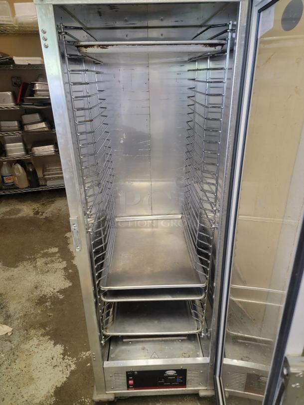 Cozoc HPC7101-C9F8 Insulated Mobile Heated Holding & Proofing Cabinet! Elevate your kitchen's efficiency and food quality with this versatile Cozoc HPC7101-C9F8 insulated mobile cabinet! Perfect for bakeries, caterers, restaurants, and event venues, this unit is designed to provide precise temperature and humidity control for both holding and proofing. Keep your prepared foods warm and ready to serve, or perfectly proof dough for exceptional baked goods. See video in description below 👇 - Image 3 of 5