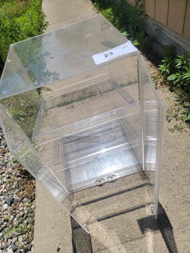 14" Acrylic Bakery Display Case - Perfect for Countertop Delights! Showcase your delicious baked goods beautifully and hygienically with this versatile 14-inch acrylic bakery display case! Ideal for cafes, bakeries, delis, convenience stores, or even home bakers selling at markets, this compact case provides excellent visibility and protection for your treats. - Image 2 of 3