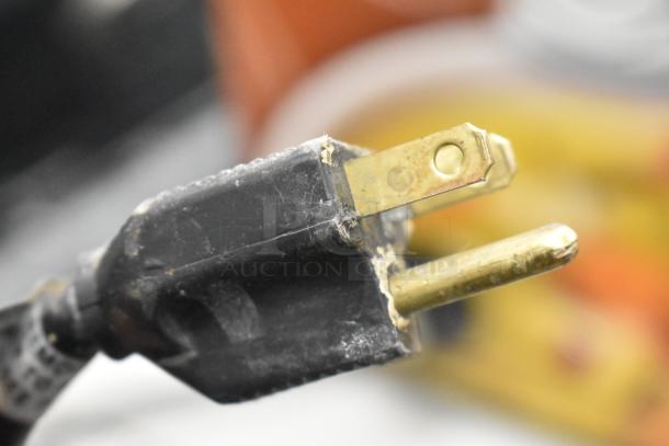 Close-up of an electrical plug for Duke CSW-2-T-AM Countertop 2 Well Food Warmer, 120 Volts, 1 Phase.