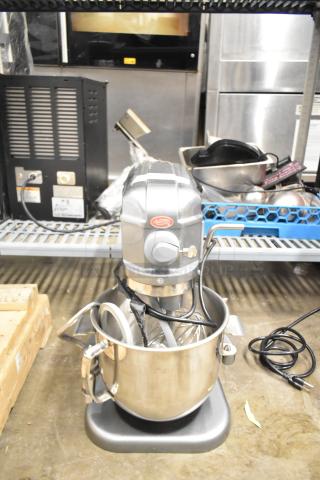 BRAND NEW Avantco 177MIX8GY 8 Quart Planetary Dough Mixer with bowl, whisk, paddle, and hook. 120V, 1 Phase. Scratch and dent.