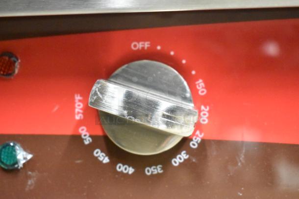 Control knob on Avantco 177EG30N electric griddle with temperature markings from 150°F to 570°F.