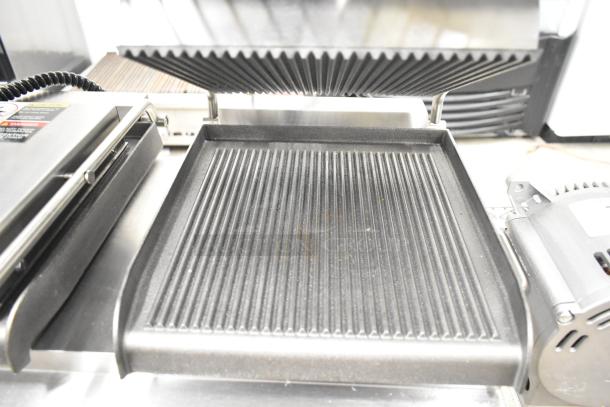 Star Grill Express GX20IG-240V double sandwich grill, grooved cast iron plates, dual 10"x10" surface, new.