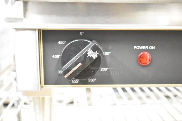 Star Grill Express GX20IG-240V temperature dial and power light indicator in new condition.