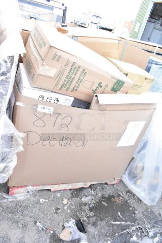 Cardboard box containing 25 new items, including bus tub, dispenser, and cold cups. Marked "872" with other visible labels.