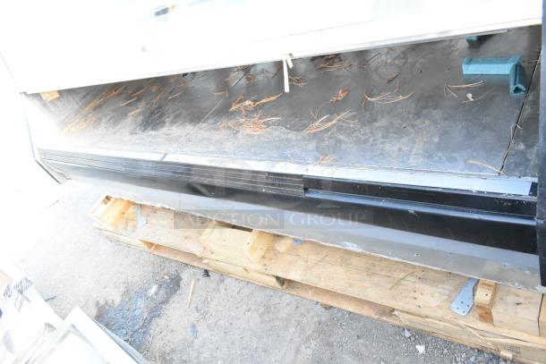 Custom Deli's DILW8CBSS metal floor merchandiser display case, 120/208V, 1 Phase, visible wear, on pallet.