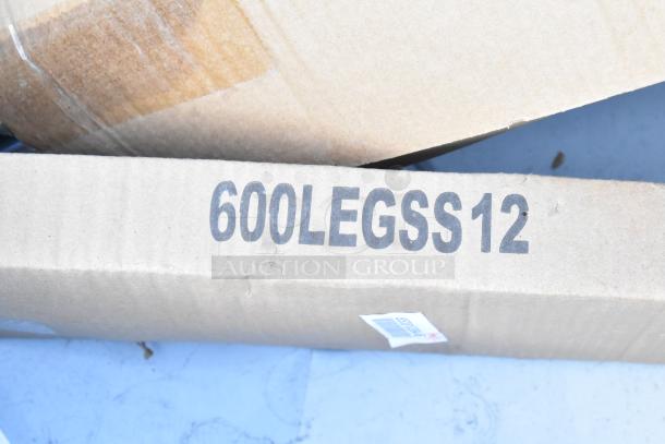 Cardboard box showing "600LEGSS12" marking, part of Steelton 522CS31818LR sink packaging.