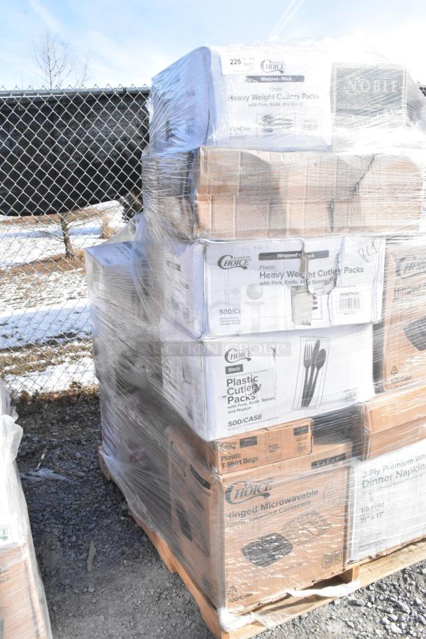 Palette with 37 new scratch-and-dent items: plastic cutlery, containers, sandwich bags. Visible labels: Choice brand, various cases.