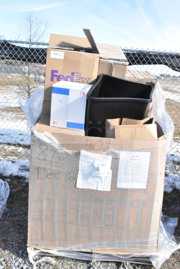 Large pallet with 16 new scratch and dent items including cups, trash can, bags, tumblers. Various boxes and labels visible.