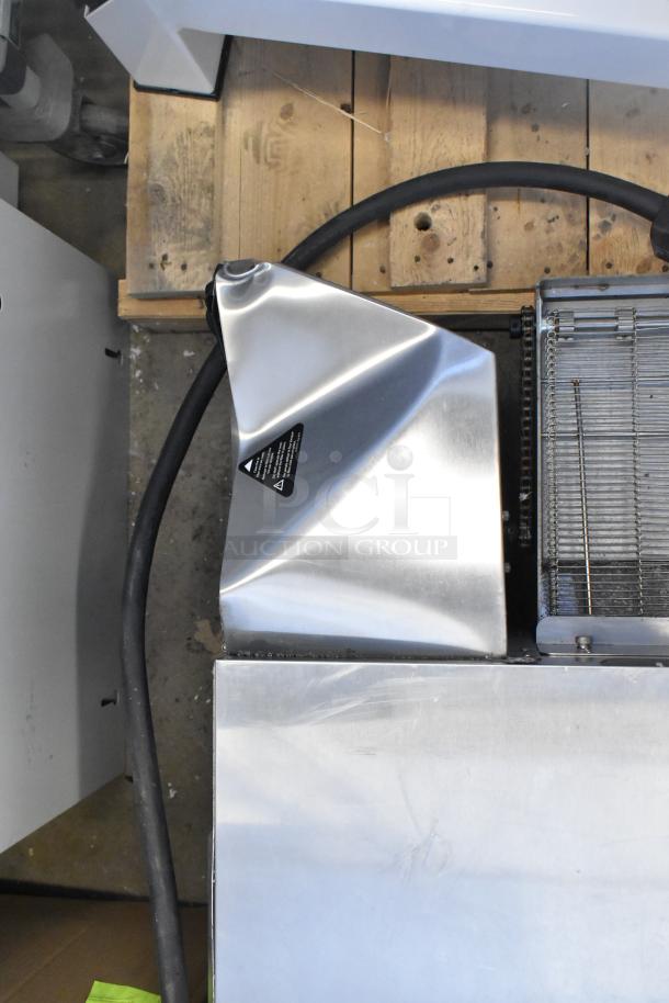 Brand new Turbochef HhC2020 commercial rapid cook conveyor oven, electric, 208/240V, 3 phase. Scratch and dent condition.