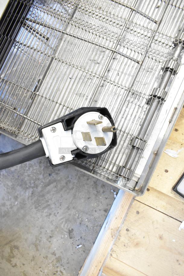 BRAND NEW SCRATCH AND DENT Turbochef HhC2020 Commercial Conveyor Oven, 208/240V, 3 Phase, electric plug detail shown.