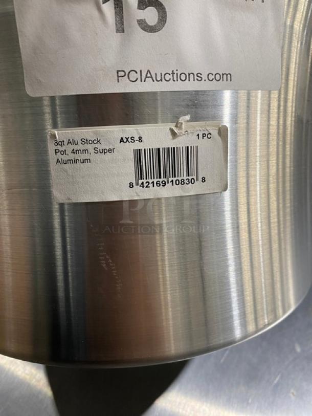 8qt aluminum stock pot, 4mm thick, super aluminum, with label showing "AXS-8" model and barcode, in excellent condition.