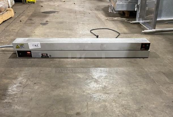 Winco Commercial Aluminum Electric Powered Undermount Infared Single Strip Heater! Model: ESH-48 SN: ESH48010002693! 120V! 2X Your Bid! - Image 1 of 9
