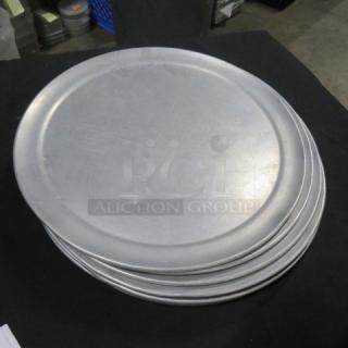 12-inch pizza pan stack, aluminum, moderate wear, suitable for baking, model 10XBID. Ideal for commercial use.