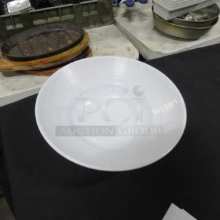One lot of 25 GET Melamine 10-inch bowls, model B-32-MN, in pristine condition, ideal for durability and aesthetic appeal.