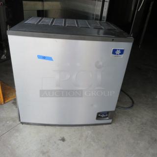 One WORKING Manitowic Ice Maker. Model# IY1106A-261. 208-230 Volt. 30X25X30 - Item #1194806