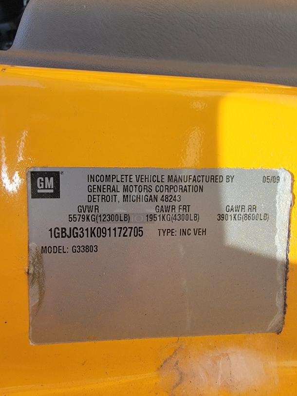 GM vehicle label with model G33803, GVWR 5579kg, manufactured May 2009, showing VIN 1GBJG31K091172705.