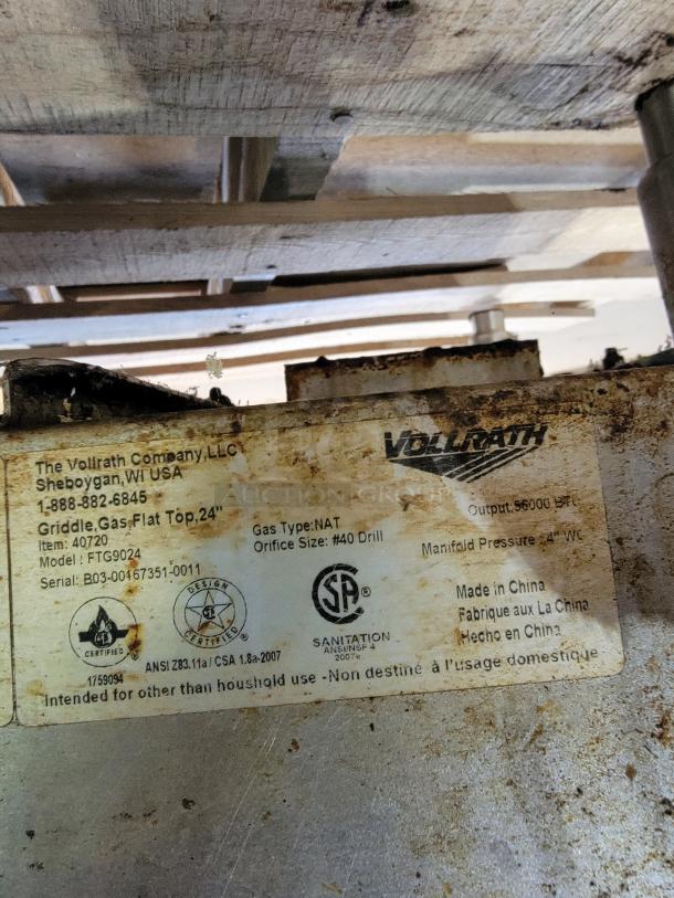 Vollrath 24" Gas Flat Top Griddle - Needs Rust Removal - Your Gain! An excellent opportunity to acquire a high-quality commercial griddle at a fraction of the cost, perfect for those with the skills (or willingness to learn!) to restore it. - Image 4 of 4