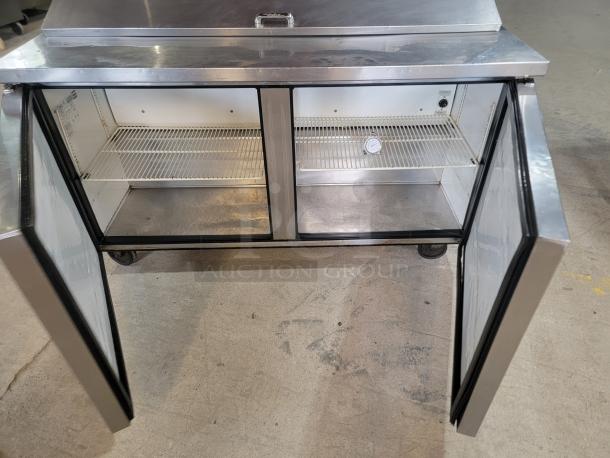 🔥 Boost Your Kitchen Efficiency! True 60" Salad/Sandwich Prep Table! Elevate your food prep game with this True TSSU-60-16-HC 60-inch Sandwich/Salad Prep Table with Refrigerated Base. This commercial-grade powerhouse is designed to streamline your operations and keep ingredients perfectly chilled. Tested and works! See video in description below 👇 - Image 3 of 5