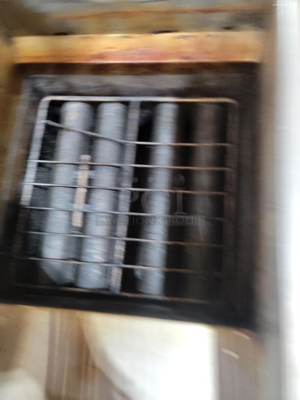 🔥 Superior LG Gas 40lb Fryer - Fry Like a Pro! 🔥 Get professional frying results every time with this excellent LG gas 40lb fryer. Perfect for restaurants, food trucks, or serious home chefs. Reliable, efficient, and ready to elevate your fried dishes! - Image 3 of 5