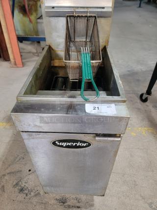 🔥 Superior LG Gas 40lb Fryer - Fry Like a Pro! 🔥 Get professional frying results every time with this excellent LG gas 40lb fryer. Perfect for restaurants, food trucks, or serious home chefs. Reliable, efficient, and ready to elevate your fried dishes!