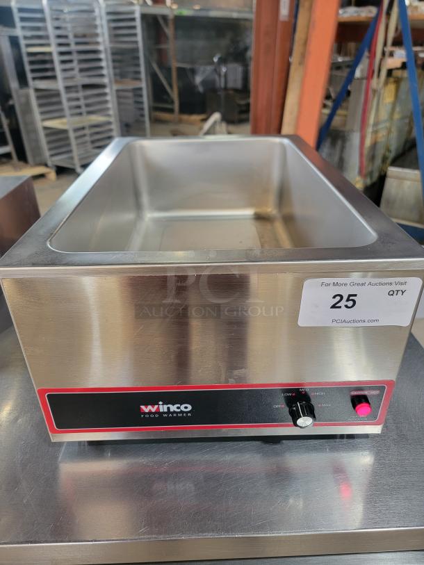 Keep Your Culinary Creations Perfectly Warm with the WINCO FW-S500 Electric Food Warmer!
Are you a caterer, restaurant owner, or just love hosting large gatherings? Don't let your delicious dishes get cold! Tested and working! - Image 1 of 3