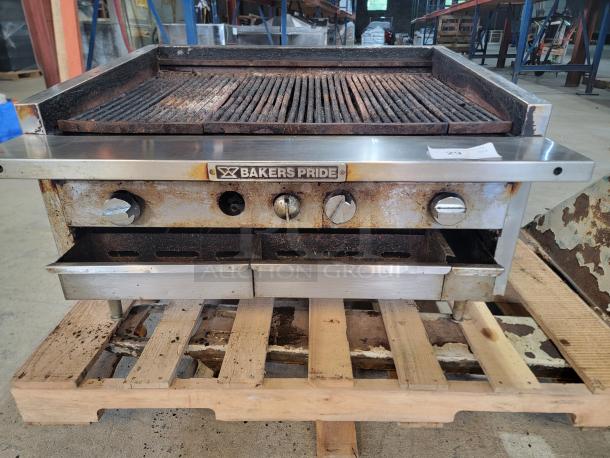 Bakers Pride 36" Countertop Gas Charbroiler - Minor Fix, Major Savings! Looking for a powerful charbroiler without the new equipment price tag? Older, but still very capable, Bakers Pride 36" gas countertop charbroiler. It's missing its control knobs. This is a common and easy fix for anyone with a little know-how - Image 1 of 4