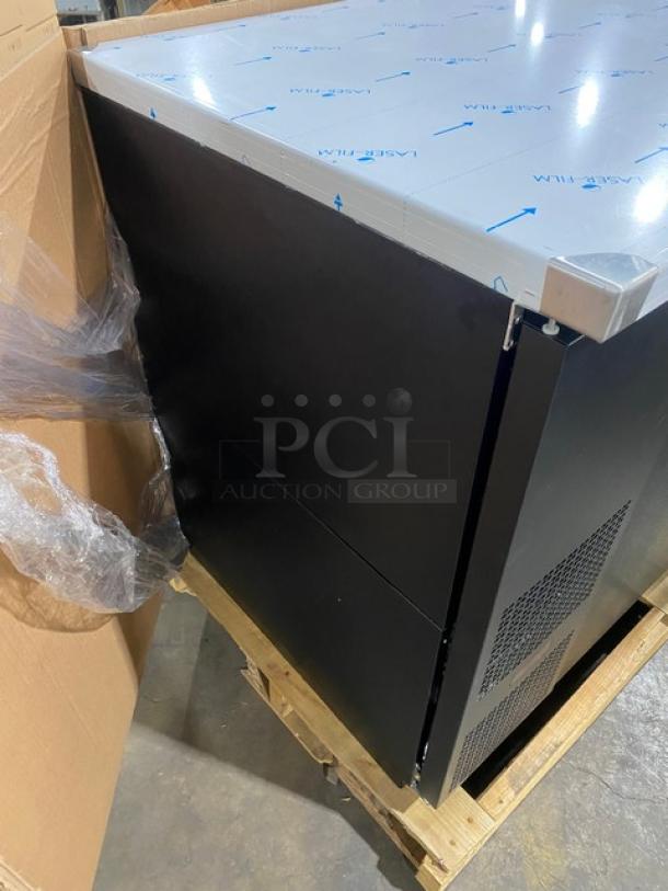 NEW! Micro Matic Pro-Line E-Series Commercial Black 3 Door Refrigerated Back Bar Cooler! With Stainless Steel Worktop! With Lock & Keys! Model: MBB-94 ESN: 8101869696! 115V 1 Phase! - Image 3 of 11