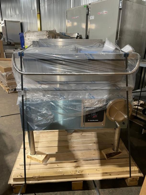 BRAND NEW! Cleveland Range! 2024! Late Model! DuraPan Series Commercial Stainless Steel Electric Powered 30 Gal. Ultra Tilt Skillet/Braising Pan! With Thermostatic Control! Model: SEL30TR SN: 240223053314! 208V 3 Phase! On Legs! - Image 6 of 13