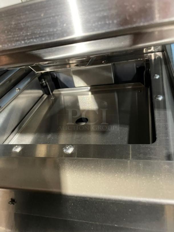 NEW! SCRATCH-N-DENT! Dinex Commercial Stainless Steel 3-Silo Colossus Plate Heater Dispenser! Model: DXPSBH3P! On Casters! - Image 8 of 13