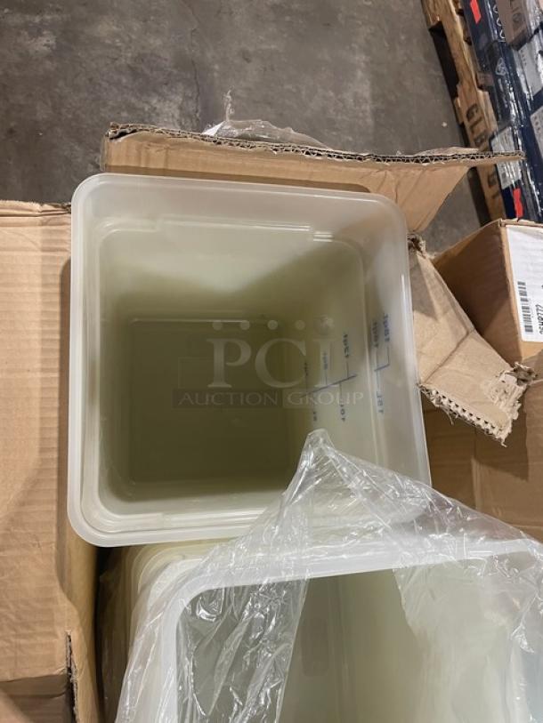 BRAND NEW! MIXED PALLET! Winco Commercial Clear 18 Qt. Square Food Storage Container! Model: PTSC-18! With Cambro Camwear Series Commercial Clear 1/6-Size 5" Deep Colander! Model: 65CLRCW135! With Cambro H-Pan Series Commercial Beige 1/3-Size 6" Deep High Heat Hot Food Pan! Model: 36HP772! With Cambro H-Pan Series Commercial Amber 1/4-Size 4" Deep High Heat Food Pan! Model: 44HP150! With Carlisle Commercial Green 12"x16" Rectangular Fast Food/Cafeteria Serving Tray! Model: NCT1216! & MORE! 47X Your Bid! - Image 5 of 9