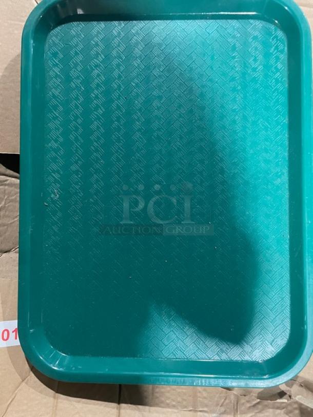 BRAND NEW! MIXED PALLET! Winco Commercial Clear 18 Qt. Square Food Storage Container! Model: PTSC-18! With Cambro Camwear Series Commercial Clear 1/6-Size 5" Deep Colander! Model: 65CLRCW135! With Cambro H-Pan Series Commercial Beige 1/3-Size 6" Deep High Heat Hot Food Pan! Model: 36HP772! With Cambro H-Pan Series Commercial Amber 1/4-Size 4" Deep High Heat Food Pan! Model: 44HP150! With Carlisle Commercial Green 12"x16" Rectangular Fast Food/Cafeteria Serving Tray! Model: NCT1216! & MORE! 47X Your Bid! - Image 6 of 9