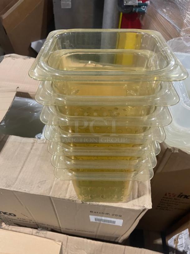 BRAND NEW! MIXED PALLET! Winco Commercial Clear 18 Qt. Square Food Storage Container! Model: PTSC-18! With Cambro Camwear Series Commercial Clear 1/6-Size 5" Deep Colander! Model: 65CLRCW135! With Cambro H-Pan Series Commercial Beige 1/3-Size 6" Deep High Heat Hot Food Pan! Model: 36HP772! With Cambro H-Pan Series Commercial Amber 1/4-Size 4" Deep High Heat Food Pan! Model: 44HP150! With Carlisle Commercial Green 12"x16" Rectangular Fast Food/Cafeteria Serving Tray! Model: NCT1216! & MORE! 47X Your Bid! - Image 8 of 9