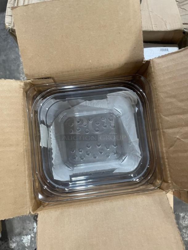 BRAND NEW! MIXED PALLET! Winco Commercial Clear 18 Qt. Square Food Storage Container! Model: PTSC-18! With Cambro Camwear Series Commercial Clear 1/6-Size 5" Deep Colander! Model: 65CLRCW135! With Cambro H-Pan Series Commercial Beige 1/3-Size 6" Deep High Heat Hot Food Pan! Model: 36HP772! With Cambro H-Pan Series Commercial Amber 1/4-Size 4" Deep High Heat Food Pan! Model: 44HP150! With Carlisle Commercial Green 12"x16" Rectangular Fast Food/Cafeteria Serving Tray! Model: NCT1216! & MORE! 47X Your Bid! - Image 9 of 9